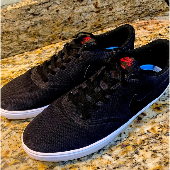 Nike Shoes - Picture 1 of 3